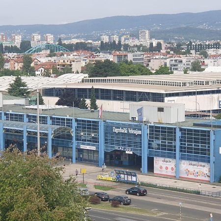Apartman Lana ,Froudeova Ulica 3 Nasuprot Zg Velesajma Leilighet Zagreb Eksteriør bilde