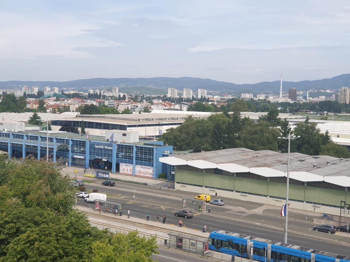 Apartman Lana ,Froudeova Ulica 3 Nasuprot Zg Velesajma Leilighet Zagreb Eksteriør bilde